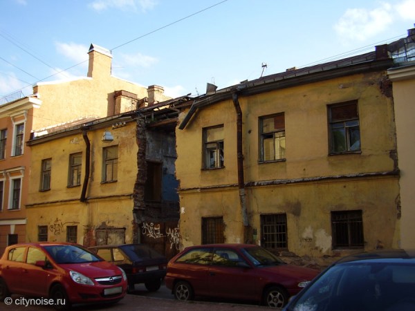 Заброшенный дом, днепровский переулок 20